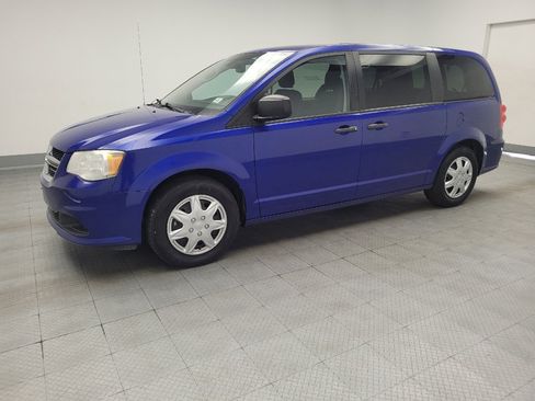 Used 2019 Dodge Grand Caravan SE w/ UConnect Hands-Free Group FWD image 2