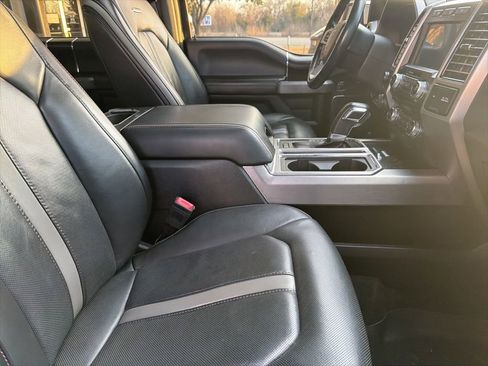 Used 2018 Ford F150 Platinum w/ Equipment Group 701A Luxury image 31