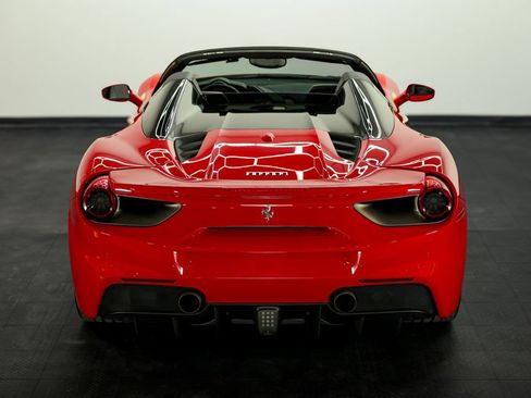 Used 2017 Ferrari 488 Spider image 5
