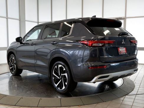 Used 2024 Mitsubishi Outlander SE image 6