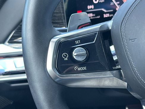 Used 2025 BMW 740i w/ Premium Package image 30