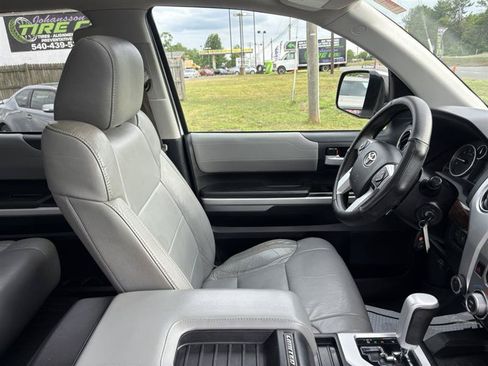 Used 2015 Toyota Tundra Limited w/ Limited Premium Package AWD/4WD image 21