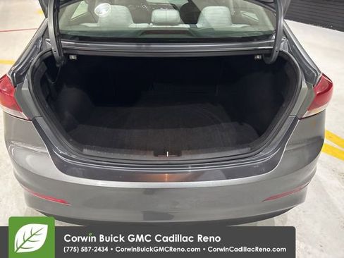 Used 2017 Hyundai Elantra SE image 35