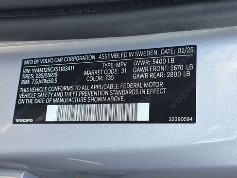 Certified 2025 Volvo XC60 B5 Plus image 37