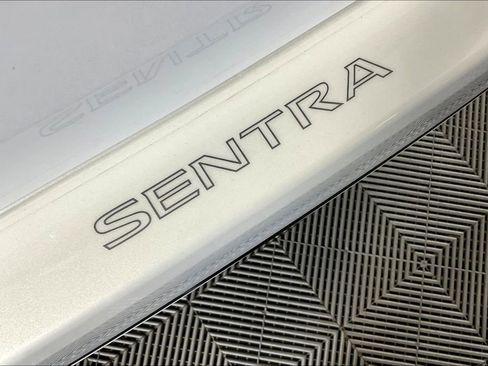 Used 2024 Nissan Sentra SR w/ SR Premium Package image 41