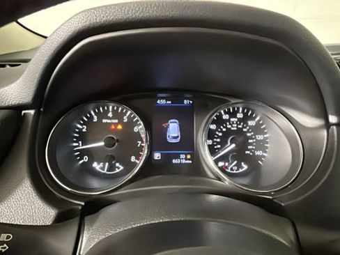 Used 2020 Nissan Rogue S FWD image 17