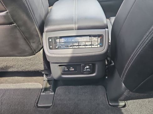 Used 2024 Nissan Pathfinder Platinum w/ Cargo Package AWD/4WD image 27