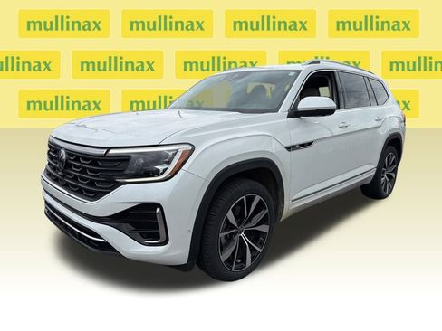 Used 2024 Volkswagen Atlas SEL Premium R-Line image 4