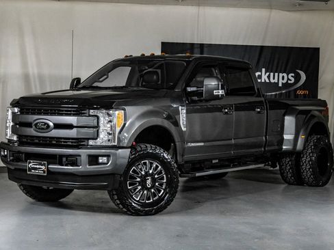 Used 2017 Ford F350 Lariat w/ Lariat Value Package image 5
