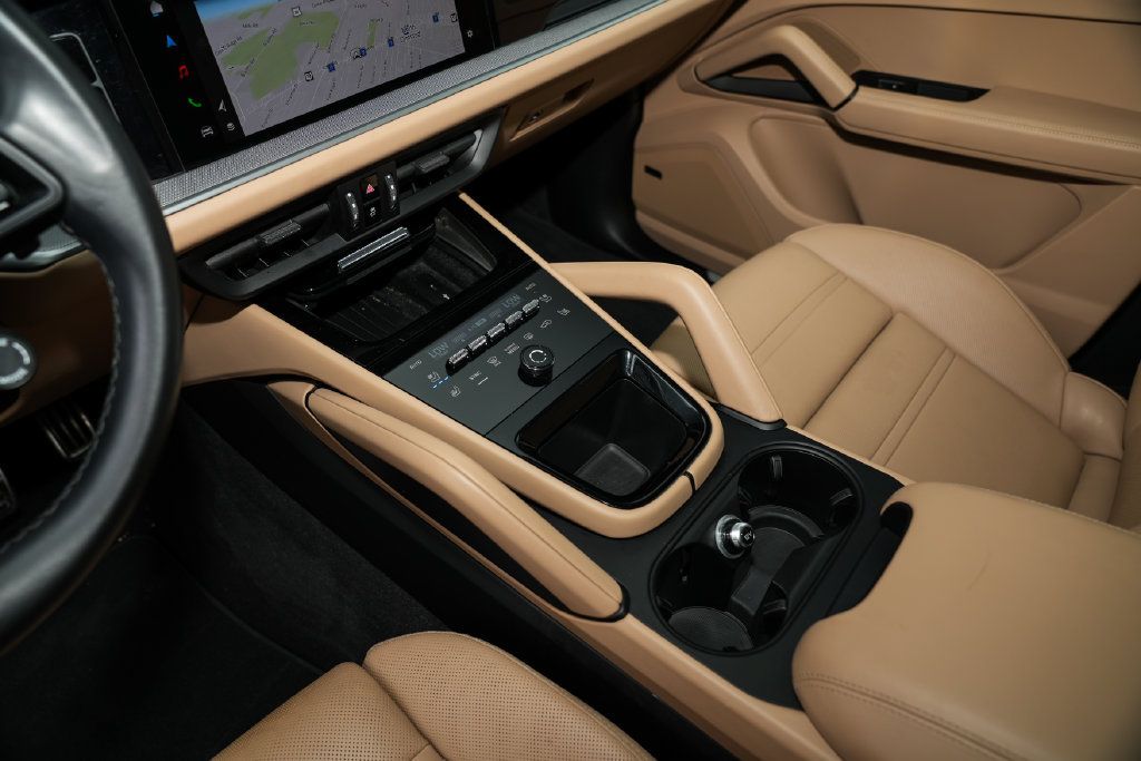 Certified 2024 Porsche Cayenne S AWD/4WD image 26