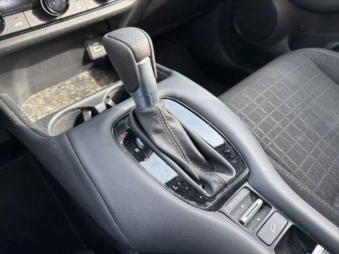 Certified 2024 Honda HR-V LX image 15