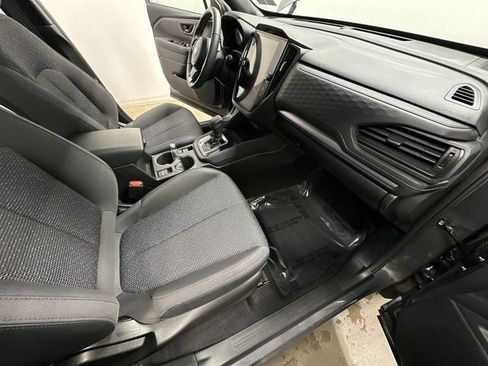 Certified 2025 Subaru Forester Premium image 21