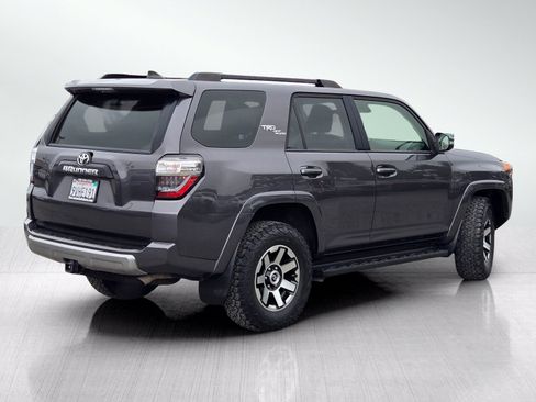 Used 2021 Toyota 4Runner TRD Off-Road Premium AWD/4WD image 4