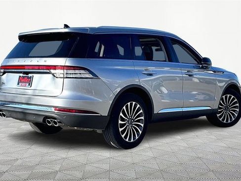Used 2023 Lincoln Aviator Reserve image 2