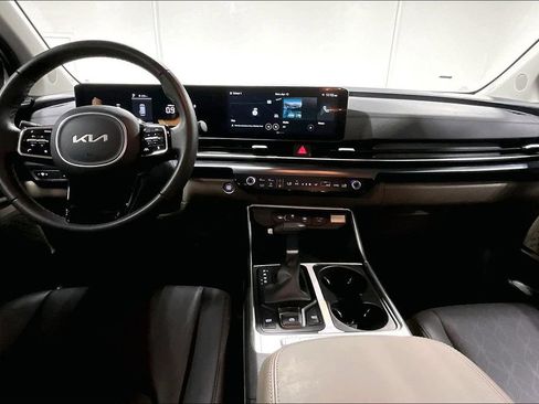 Used 2026 Kia Carnival FWD image 18
