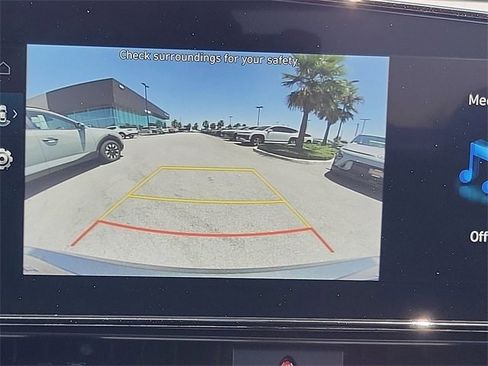 New 2025 Hyundai Elantra SEL image 10