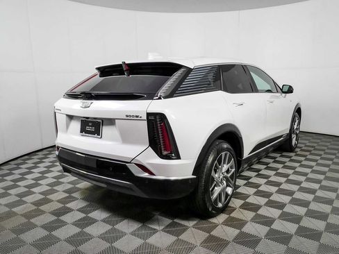 Used 2025 Cadillac Optiq Luxury 2 w/ LPO, Floor Liner Package AWD/4WD image 3