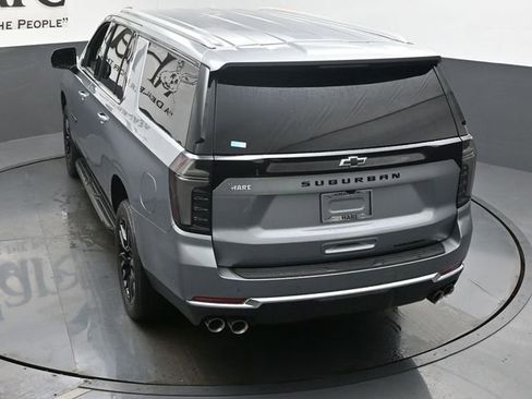 New 2025 Chevrolet Suburban Premier image 36