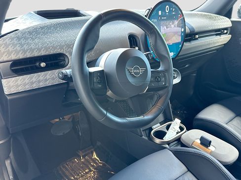 Certified 2025 MINI Cooper S image 9