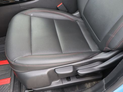 Used 2025 Chevrolet Trax RS w/ Driver Confidence Package image 17