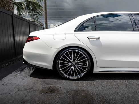 Used 2022 Mercedes-Benz S 580 4MATIC Sedan w/ Warmth & Comfort Package image 11