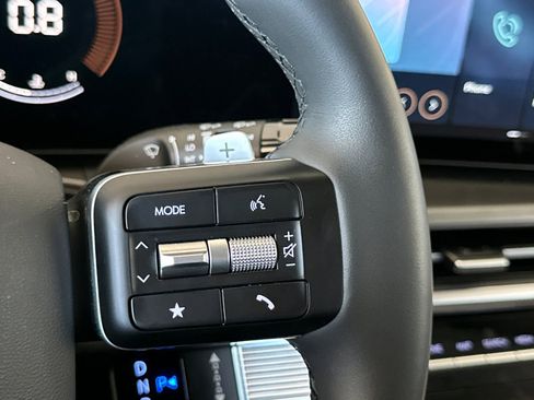 Certified 2025 Hyundai Santa Fe SEL image 37