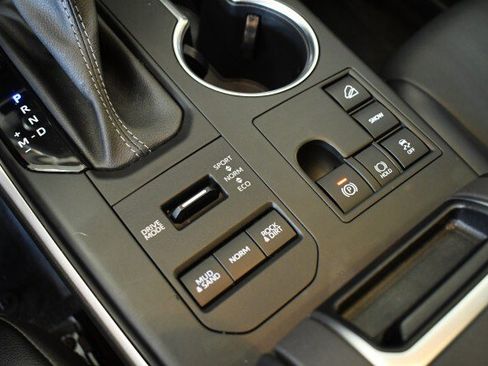 Used 2023 Toyota Highlander XLE AWD/4WD image 36