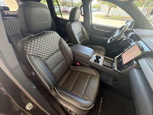 Certified 2024 GMC Acadia Denali AWD/4WD image 29