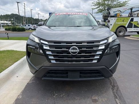 Used 2024 Nissan Rogue SV AWD/4WD image 3