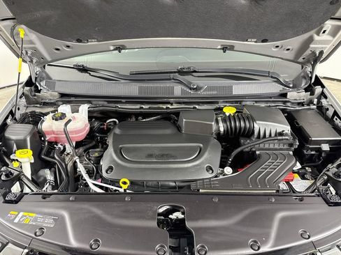 Used 2025 Chrysler Pacifica Select FWD image 34