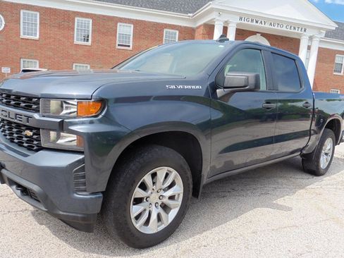 Used 2021 Chevrolet Silverado 1500 Custom AWD/4WD image 18