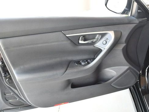 Used 2016 Nissan Altima 2.5 SL w/ Moonroof Package FWD image 34