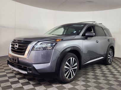 Used 2025 Nissan Pathfinder Platinum