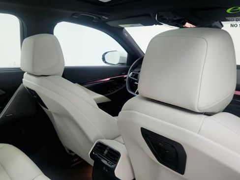 Used 2024 BMW i5 eDrive40i w/ Executive Package RWD image 37