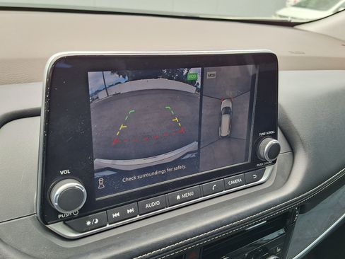Used 2021 Nissan Rogue SL FWD image 13
