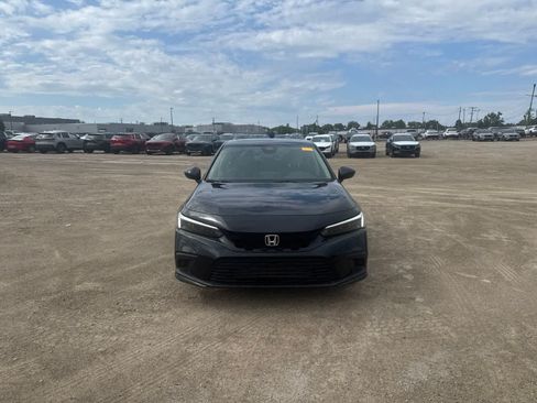 Used 2024 Honda Civic EX-L image 2