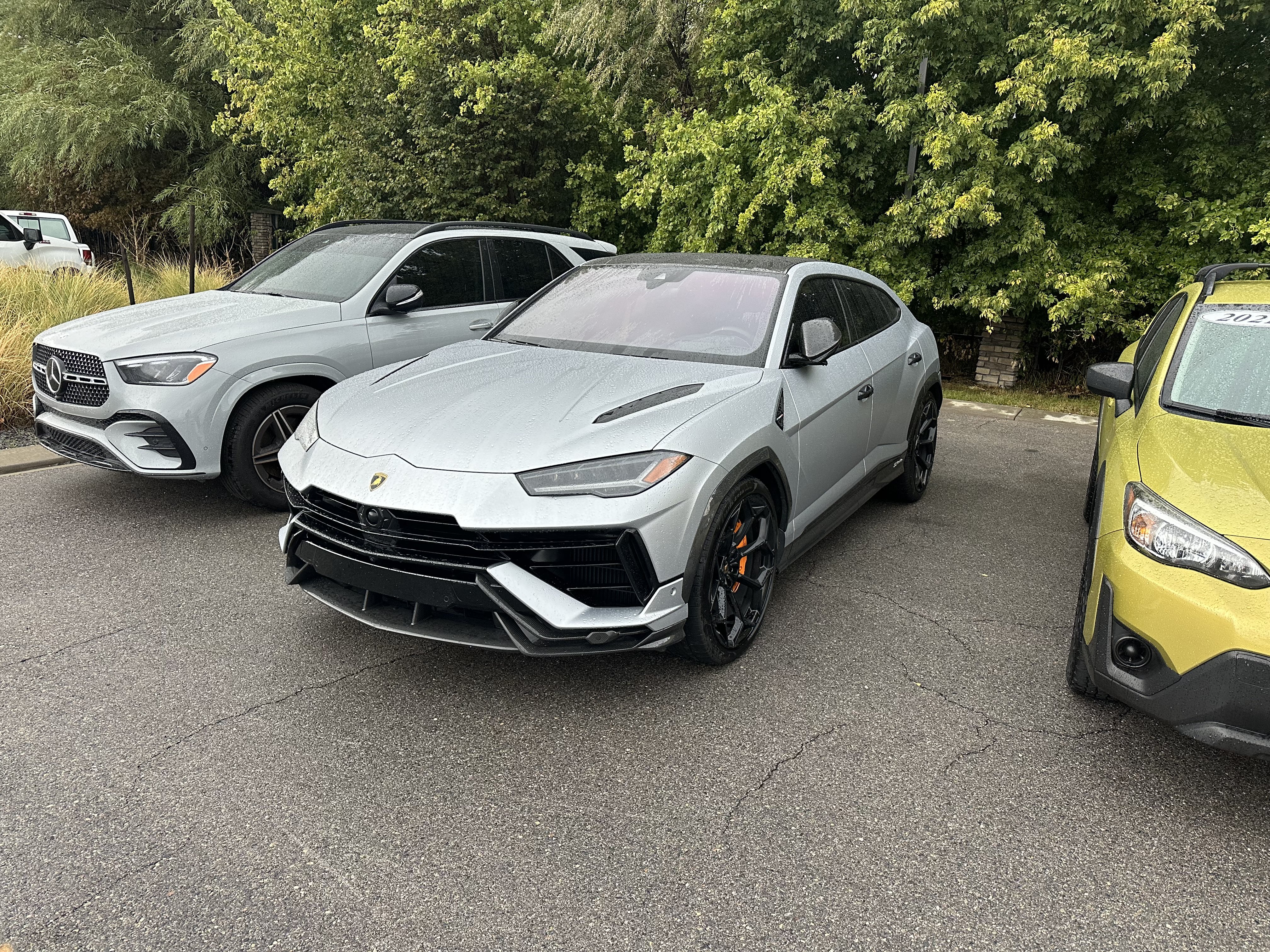Used 2023 Lamborghini Urus Performante AWD/4WD image 2
