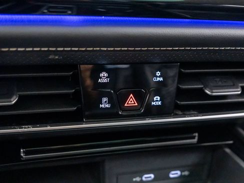 Used 2024 Volkswagen Atlas SEL Premium R-Line AWD/4WD image 26