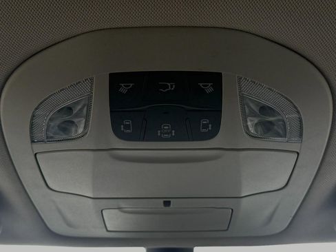 Used 2024 Chrysler Pacifica Touring-L image 48