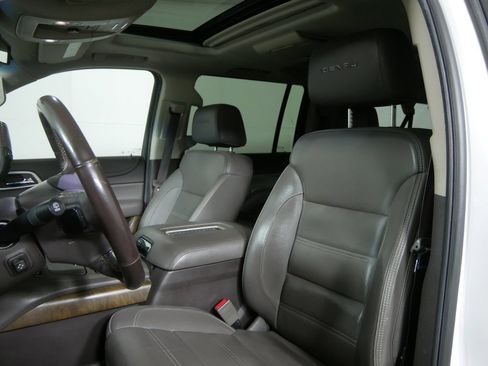Used 2018 GMC Yukon XL Denali w/ Open Road Package AWD/4WD image 11