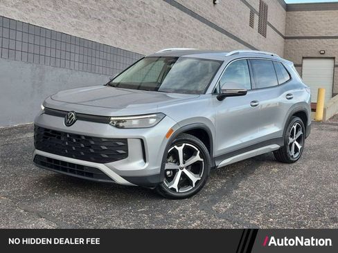 Used 2026 Volkswagen Tiguan SE FWD image 1