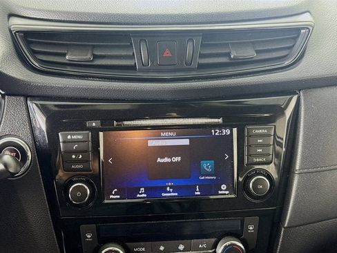 Used 2019 Nissan Rogue SV image 12