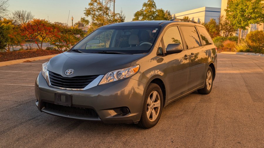 Used 2013 Toyota Sienna LE FWD image 9