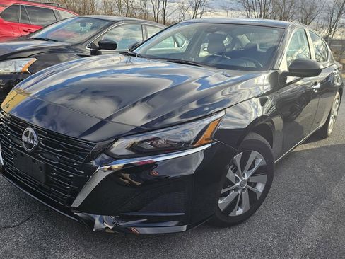 Certified 2025 Nissan Altima 2.5 S image 1