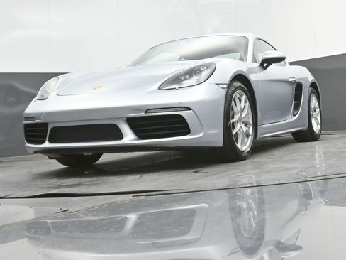 Used 2018 Porsche 718 Cayman image 25
