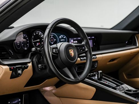 Used 2020 Porsche 911 Carrera RWD image 38