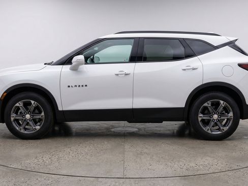 Used 2025 Chevrolet Blazer LT FWD image 5