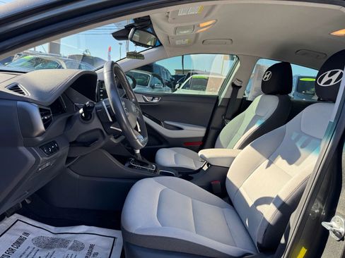 Used 2022 Hyundai Ioniq SE image 11
