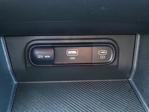 Used 2025 Kia Sportage LX image 27