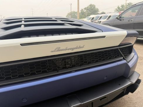 Used 2019 Lamborghini Huracan LP 580-2 RWD image 31